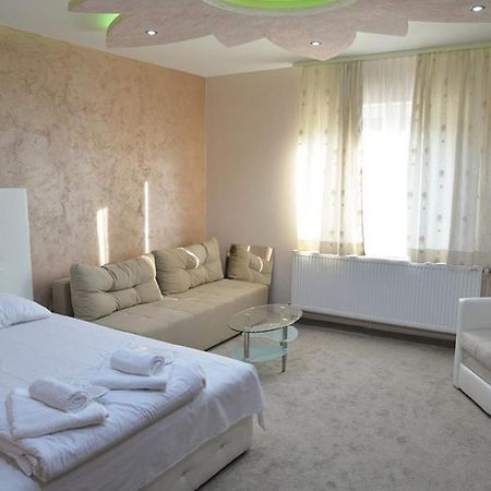 Villa Lunar Lux Крушевац Екстер'єр фото